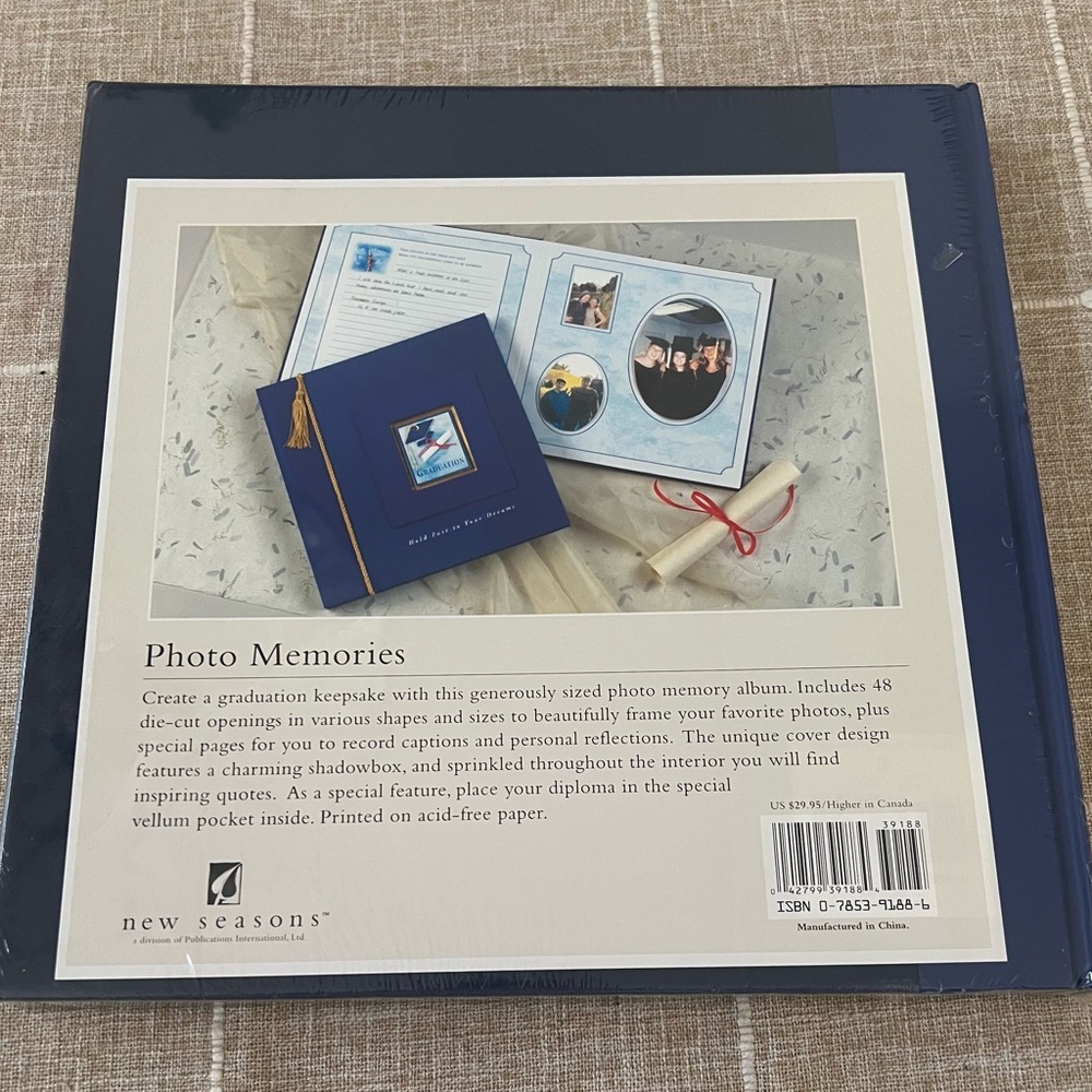 new 12” Graduation Scrapbook Photo Memory Album “Hold Fast To Your Dreams” - Picture 4 of 8